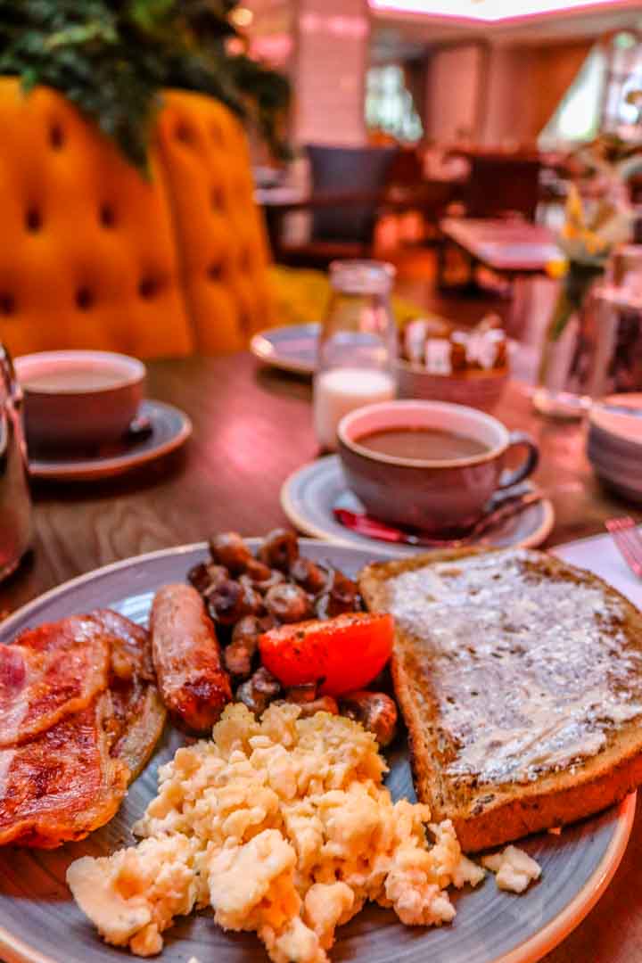 Breakfast at Wotton House - full English breakfast