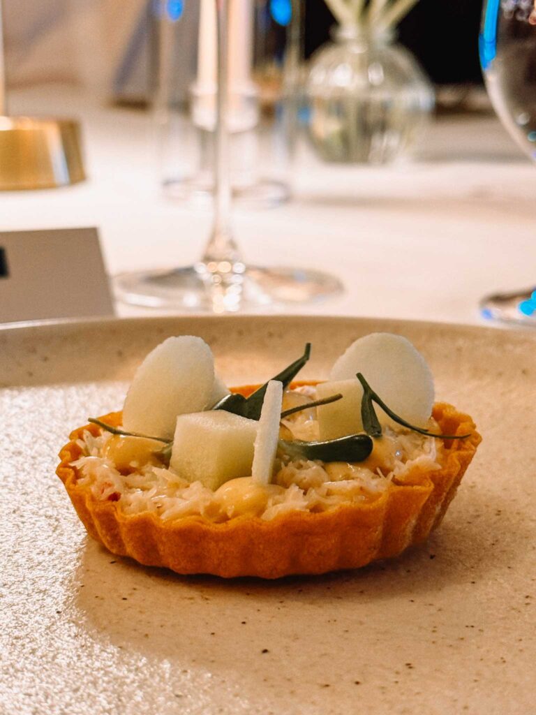 Saint-Aubin 1er Cru La Châtenière 2023, served with Crab Tart